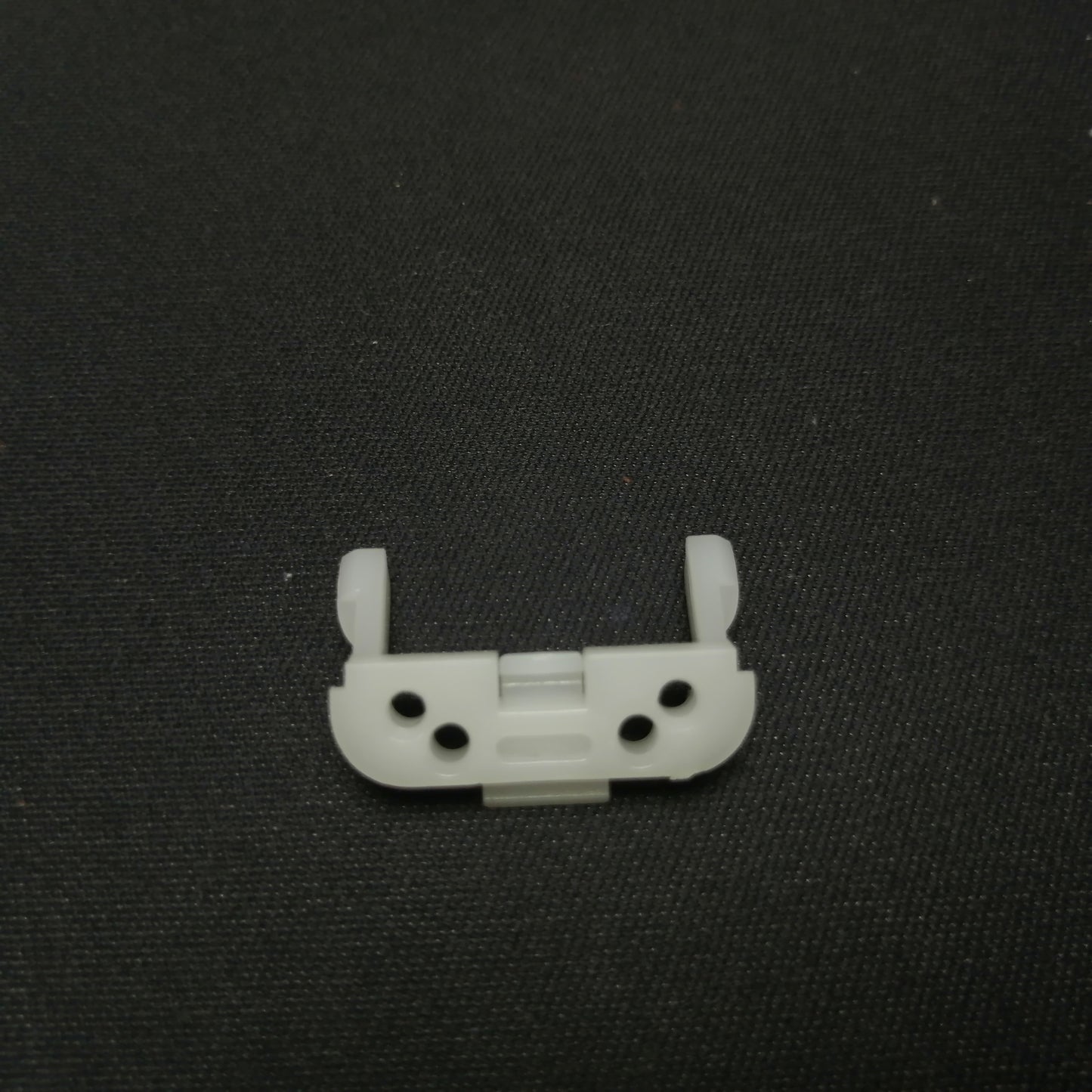 White Backing Plastic Piece Replacement Part for WAHL 9867-100 9880 9880L 9864 9884 9884L 9885