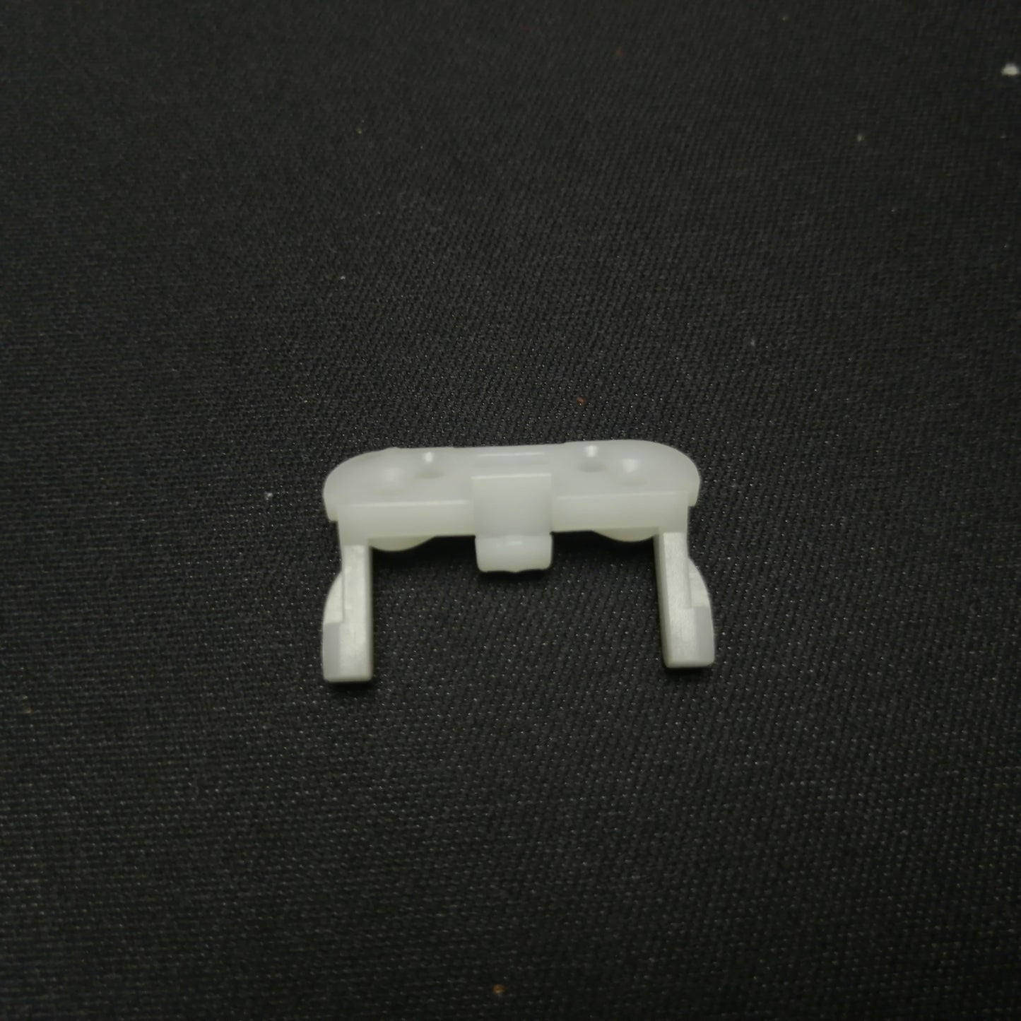 White Backing Plastic Piece Replacement Part for WAHL 9886 9888 9888L 9893 9893L 9894 Blade